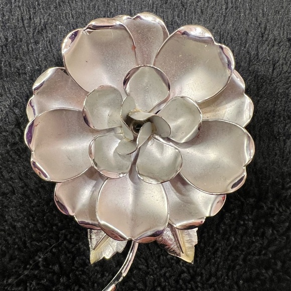 Vintage Silver Tone Flower Pin Brooch Layered Design - Picture 2 of 6